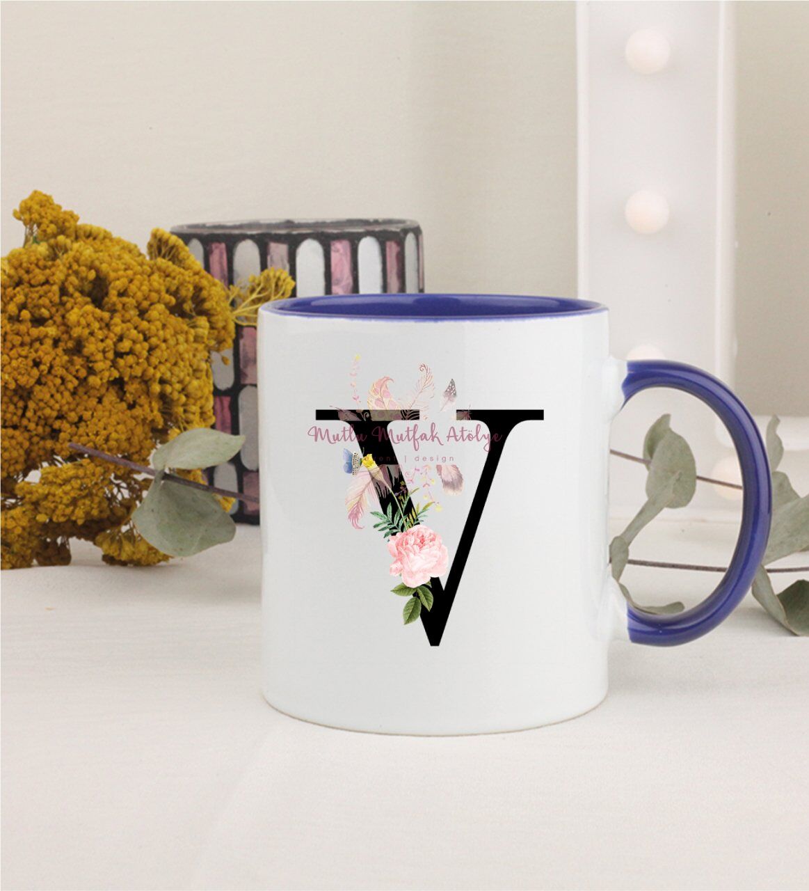 V Harfi Çiçek Desenli Lacivert Kupa Bardak