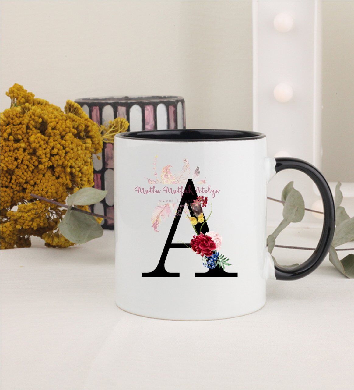 A Harfi Çiçek DesenliSiyah Kupa Bardak