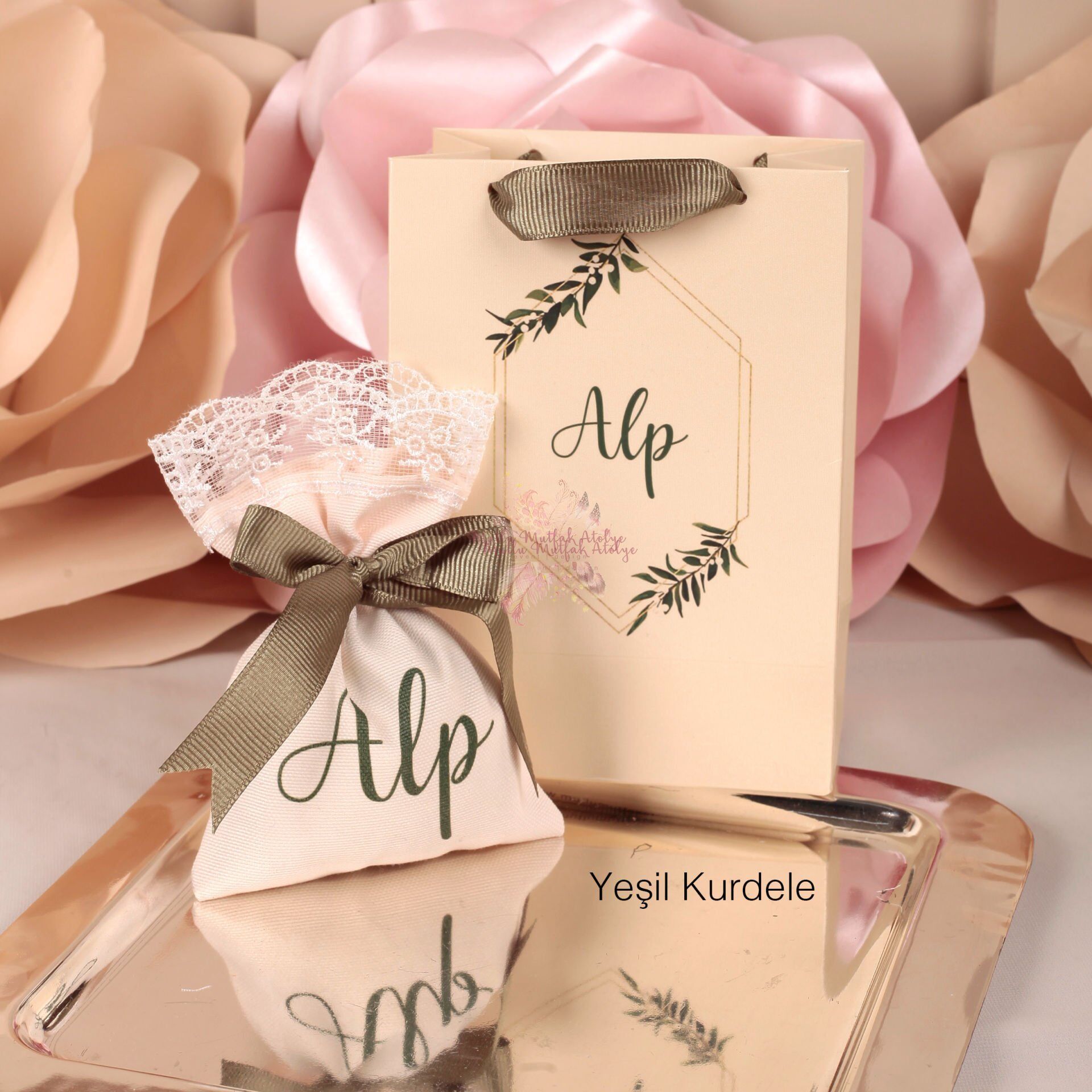 İsimli Baskılı Karton Çanta ve Baskılı Lavanta Kesesi Hediye Seti
