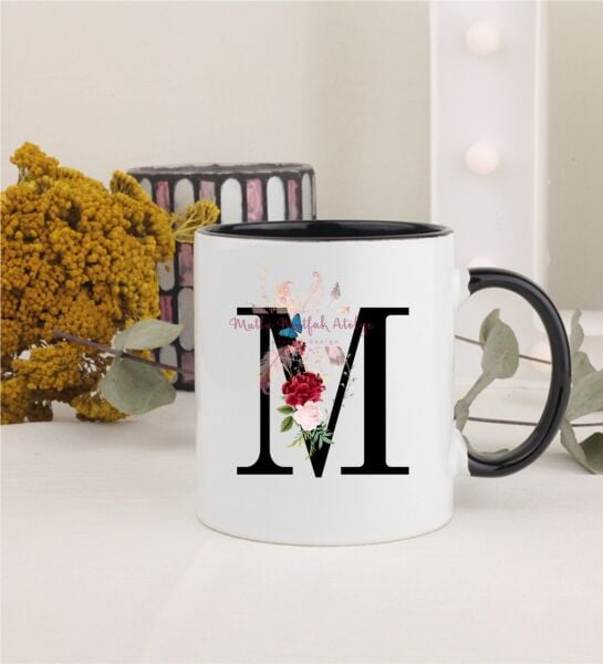 M Harfi Çiçek Desenli Siyah Kupa Bardak