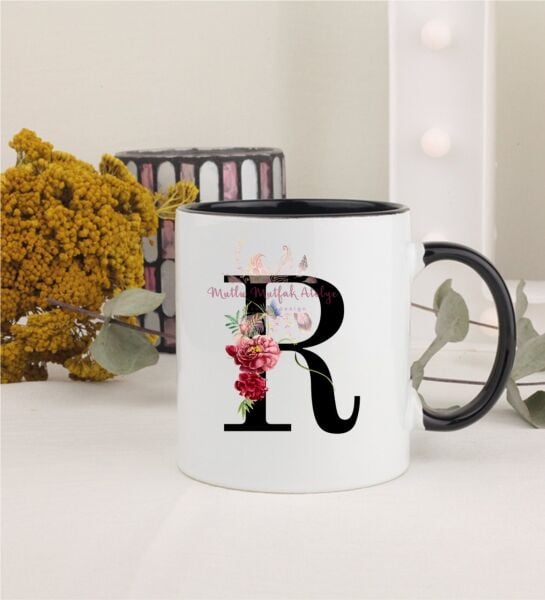 R Harfi Çiçek Desenli Siyah Kupa Bardak