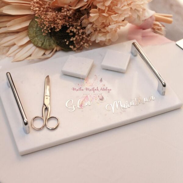 Kapaklı Kokulu Mum(30 Ad.) Çiçekli İsimli Mermer Tepsi Hediye Seti