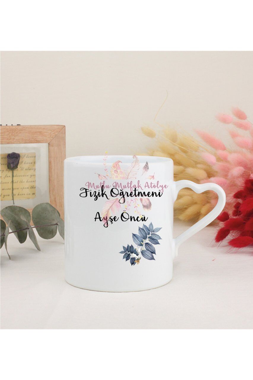 Kişiye Özel Öğretmenler Günü Hediyesi İsimli Çiçek Motifli Meslek Beyaz Kalpli Kupa Bardak