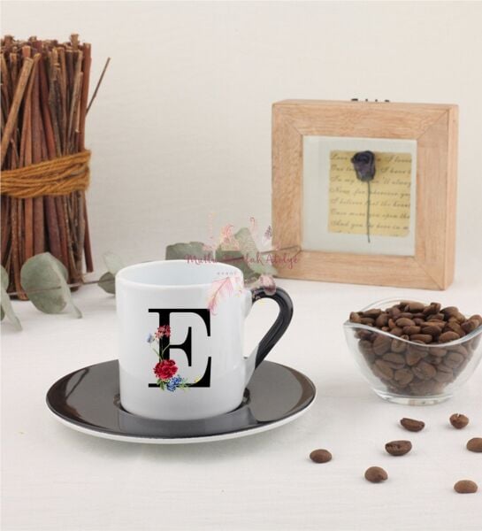 E Harfi Çiçek Desenli Siyah Türk Kahvesi Fincanı