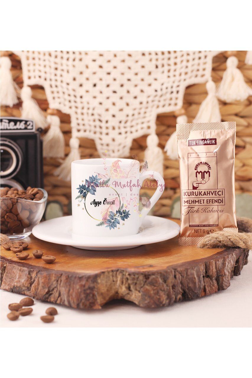 Kişiye Özel Öğretmenler Günü Hediyesi İsimli Çiçek Motifli  Türk Kahvesi Fincanı