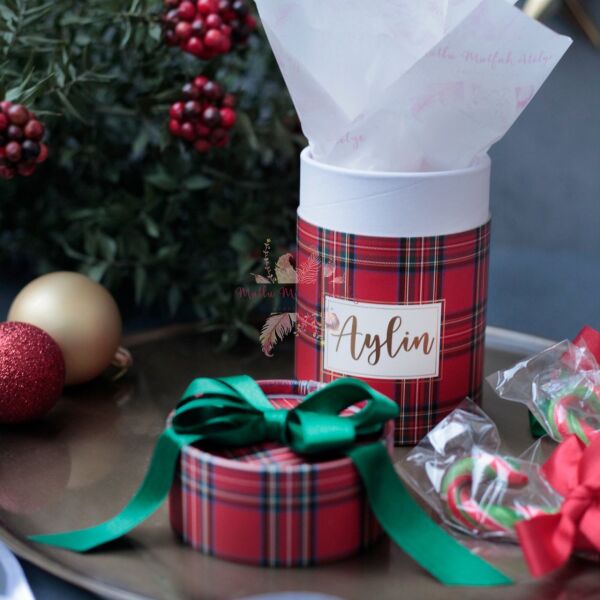 Yılbaşı Konseptli Ekoseli Hediye Kutusu