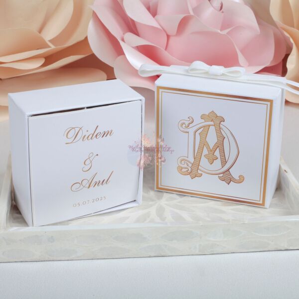 Kadife Kurdeleli 4 Bölmeli Çikolata ve Draje Kutusu – Nişan, Düğün, Doğum Günü Hediyeliği