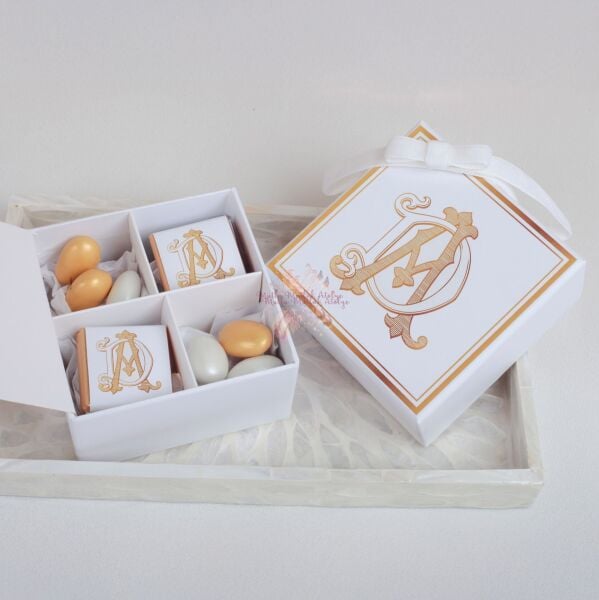 Kadife Kurdeleli 4 Bölmeli Çikolata ve Draje Kutusu – Nişan, Düğün, Doğum Günü Hediyeliği