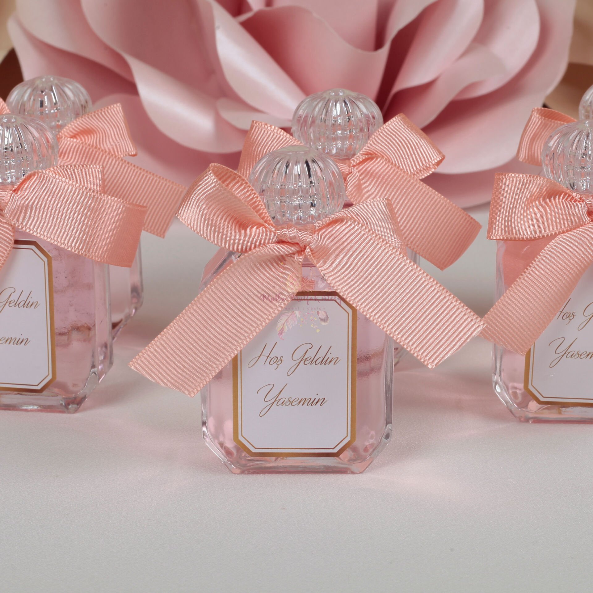 Dikdörtgen Yassı Cam Şişe Hediyelik Eyüp Sabri Tuncer Kolonya