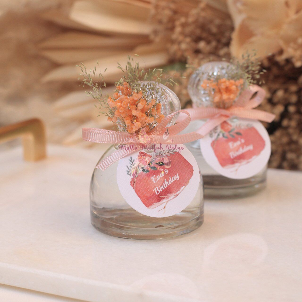 Yuvarlak Cam Şişe Çiçek Süslemeli Eyüp Sabri Tuncer Hediyelik Kolonya