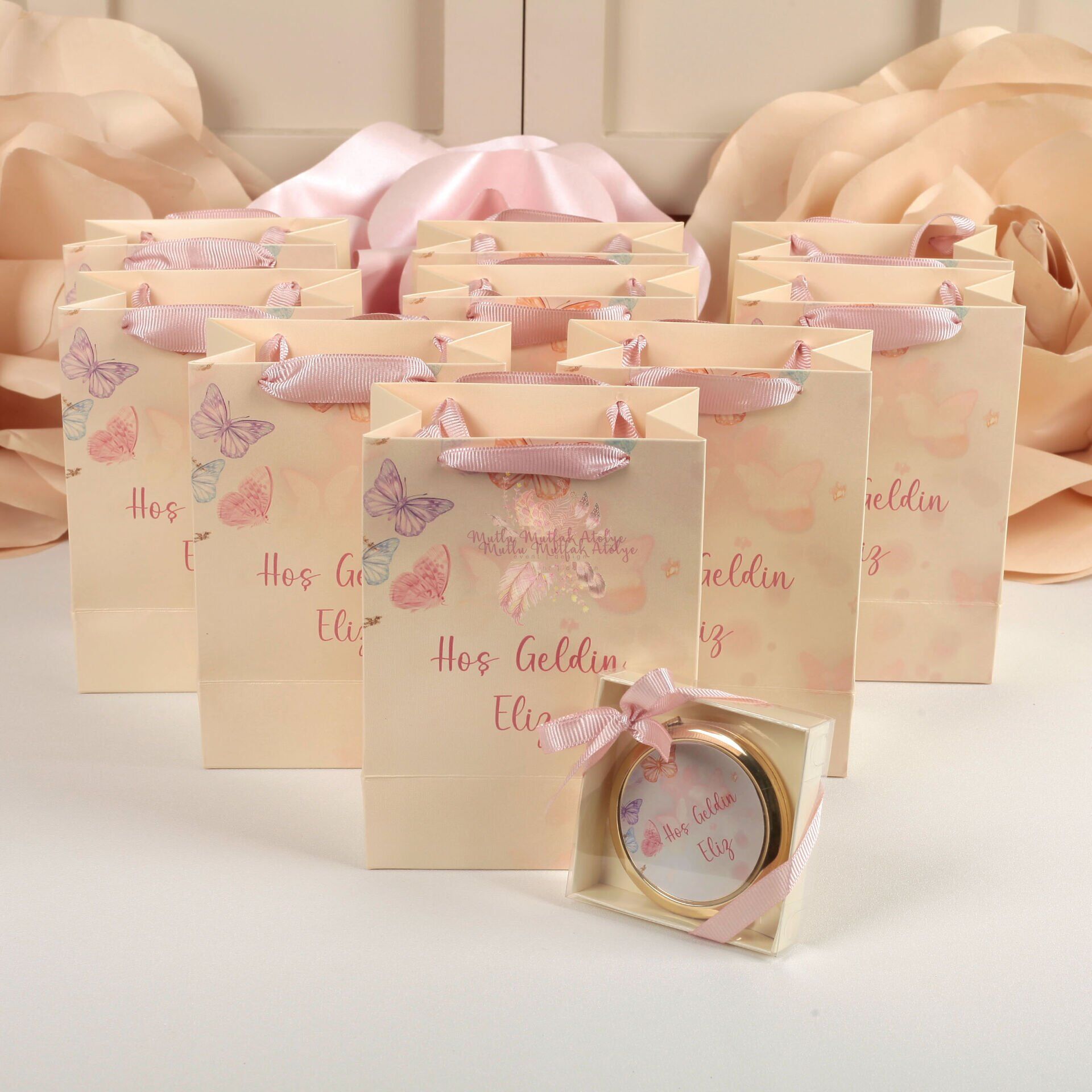 Kelebek Konseptli Hediyelik Kutulu Gold Ayna Ve Baskılı Karton Çanta Seti