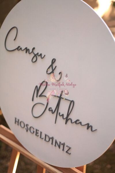 Beyaz Ahşap Karşılama Panosu