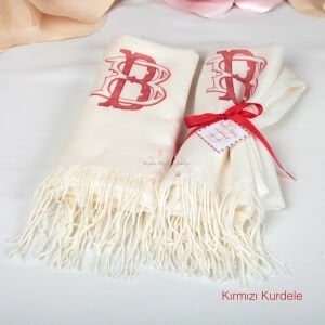 Kişiye Özel Nakışlı Şal – İsimli & Harfli Hediyelik Şal | Düğün, Nişan, Söz ve Baby Shower