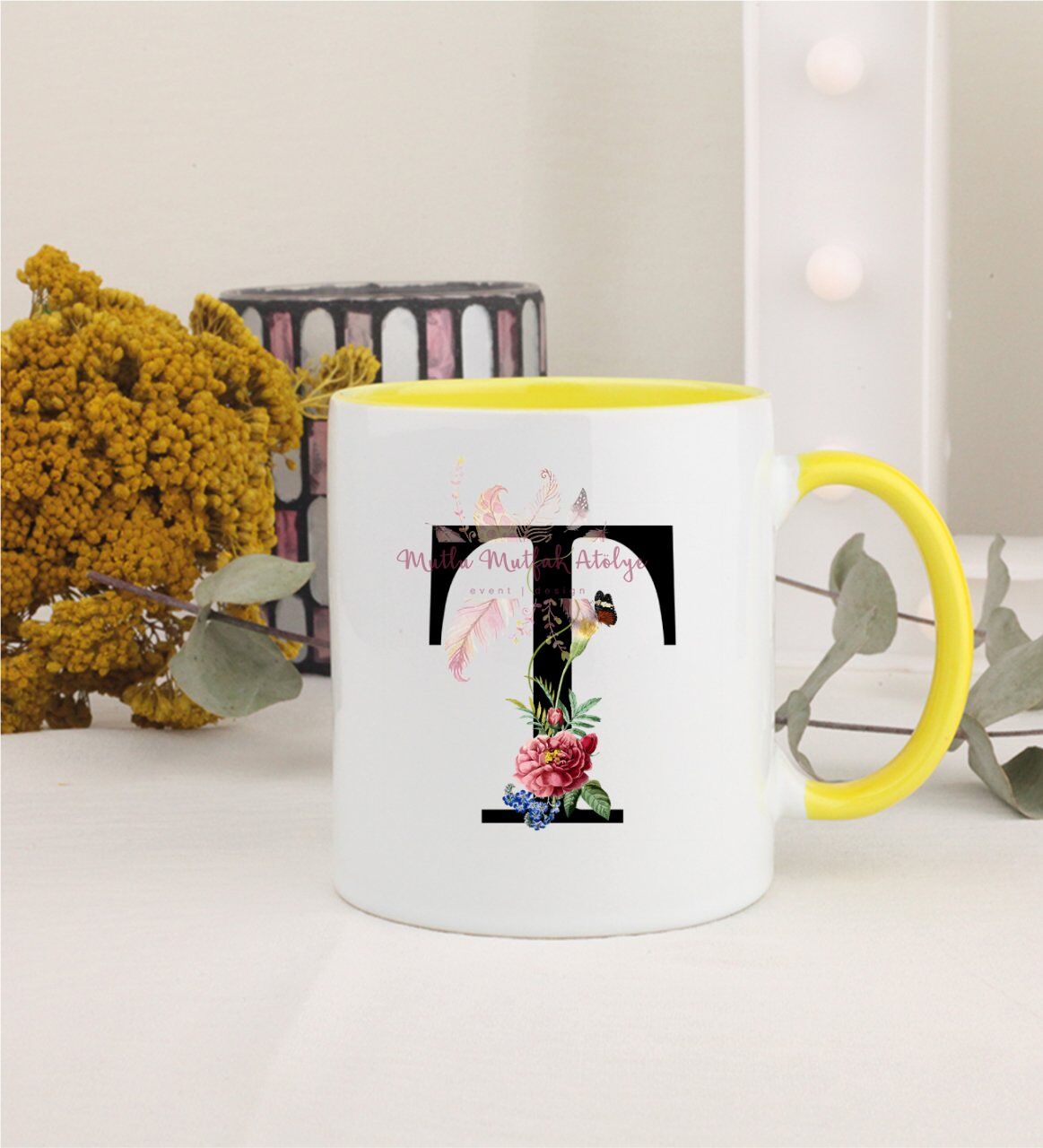 T Harfi Çiçek Desenli Sarı Kupa Bardak