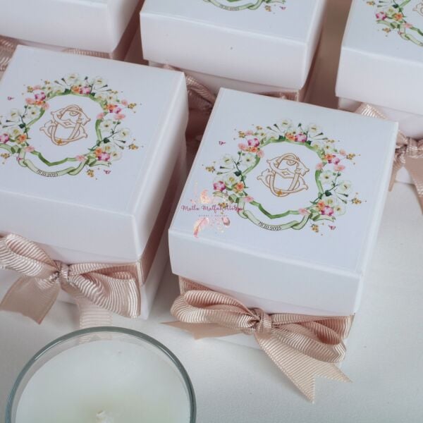 Büyük Boy Kare Kutulu Kapaklı Vanilya Kokulu Mum – Özel Günler İçin Hediyelik