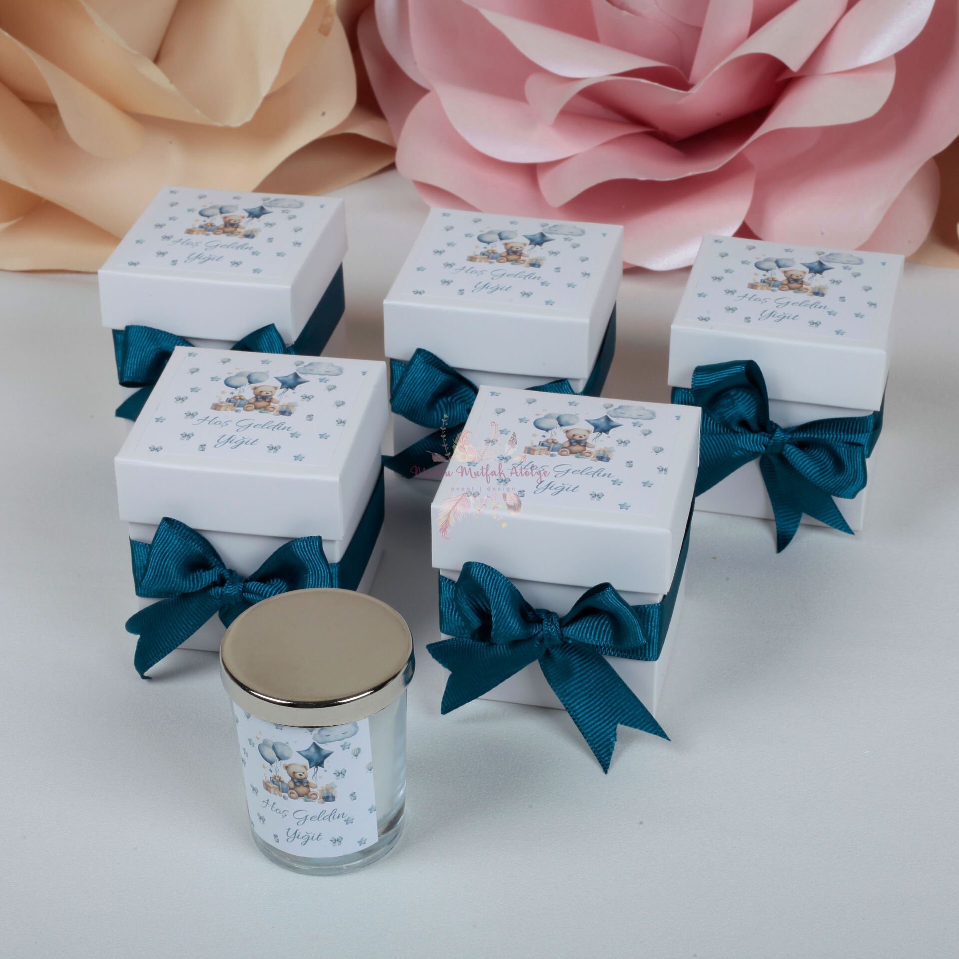 Ayıcık Konseptli Kapaklı Kutulu Vanilya Kokulu Kişiye Özel Bebek Hediyeliği Mum