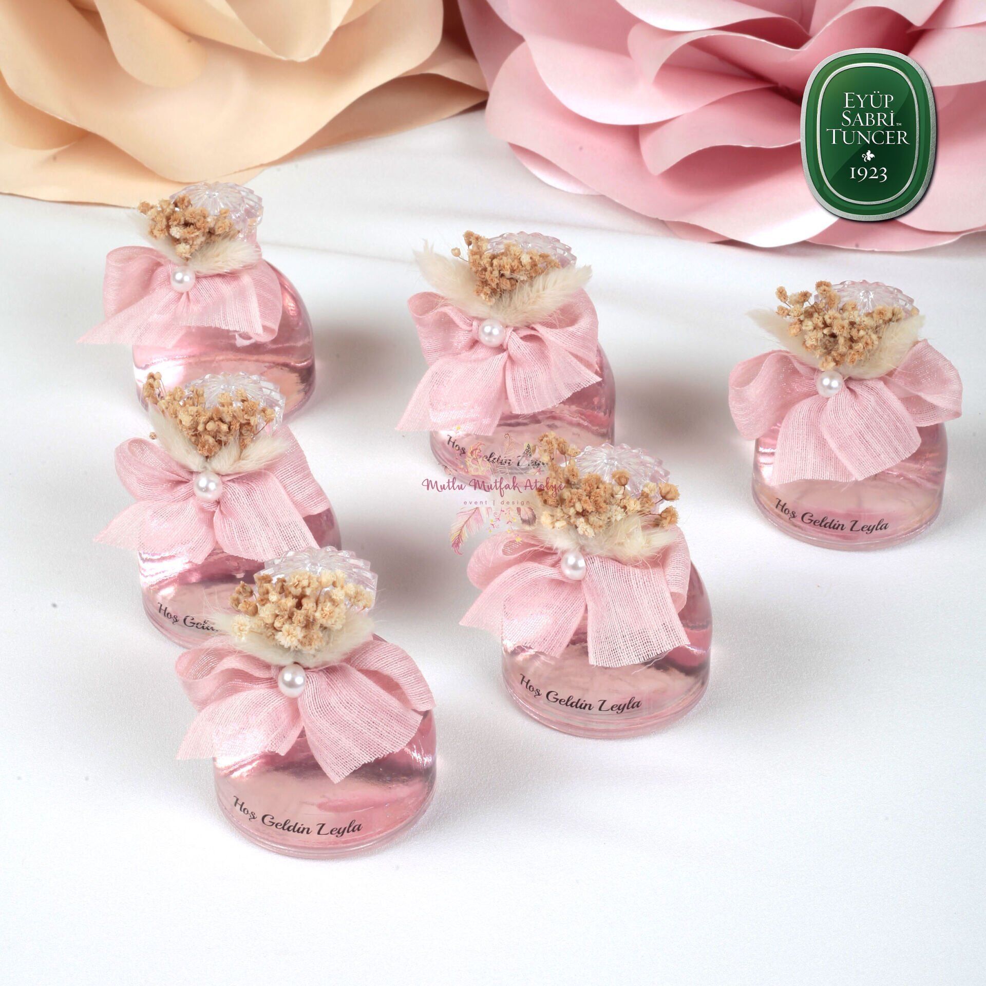 Yuvarlak Cam Şişe Çiçek ve inci Süslemeli Eyüp Sabri Tuncer Hediyelik Kolonya