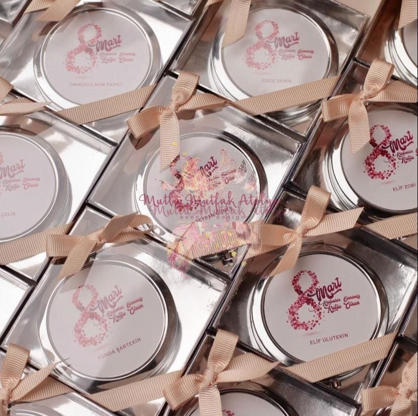 Tekli Alım  24 Kasım Öğretmenler Günü Hediyelik Kutulu Kapaklı Ayna