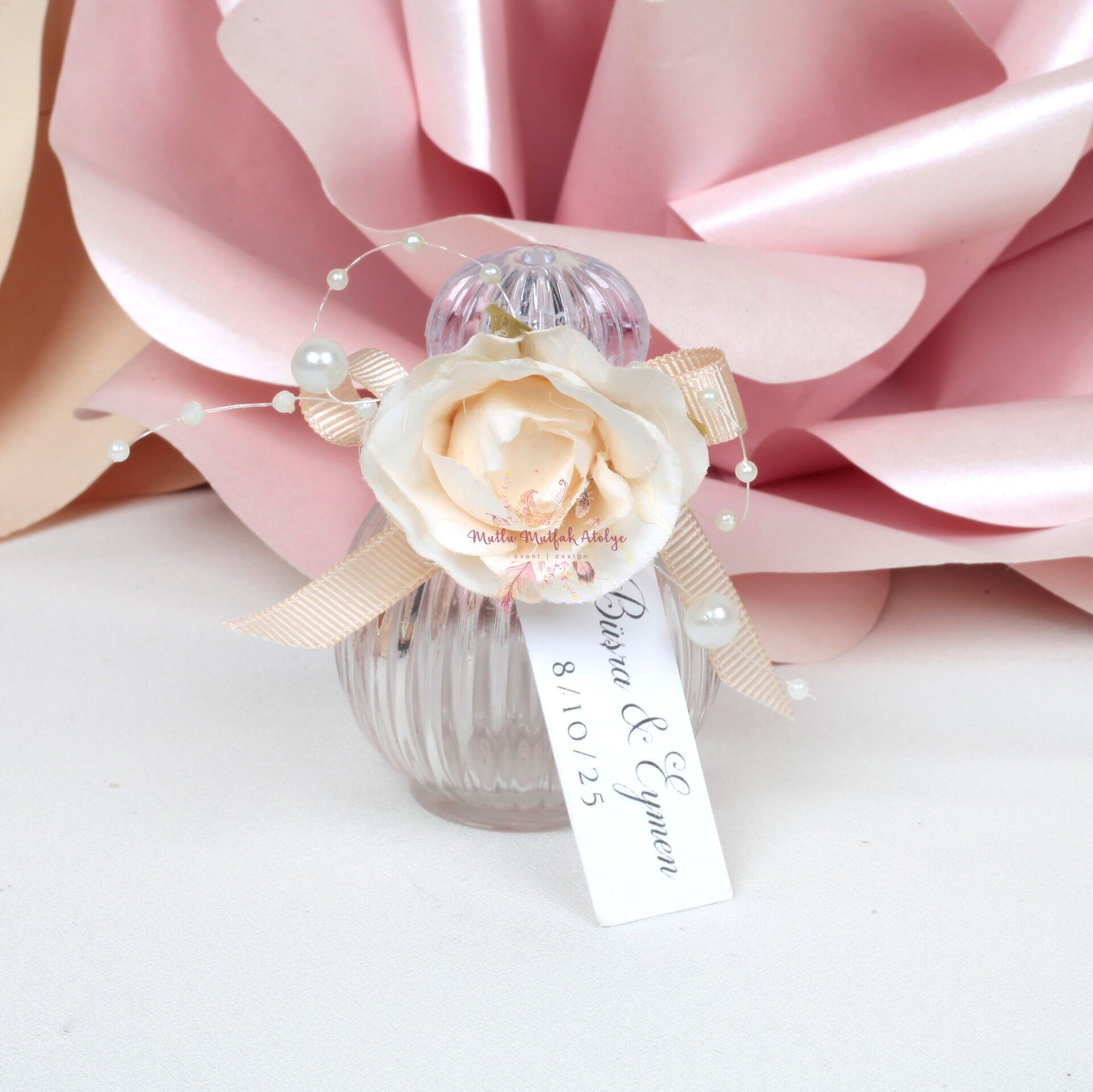 Çiçek Süslemeli Hediyelik Kolonya Eyüp Sabri Tuncer