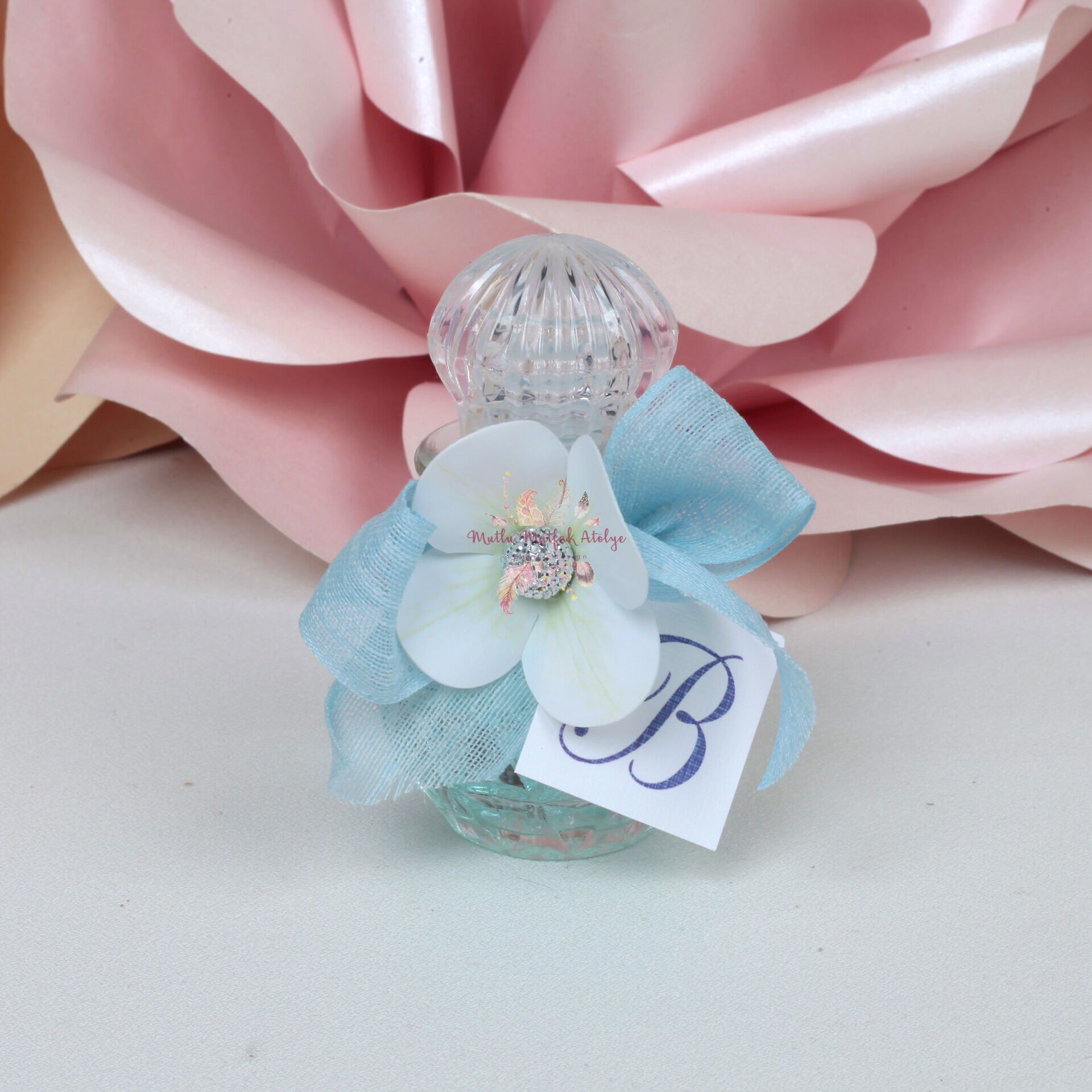 Çiçek Süslemeli Cam Şişe Kolonya - Eyüp Sabri Tuncer