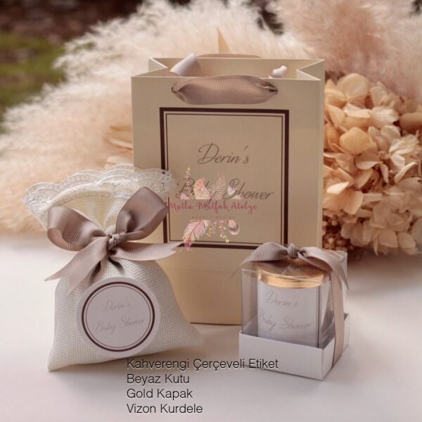 Hediyelik Kapaklı Kokulu Mum, Lavanta Kesesi ve Baskılı Karton Çanta Seti