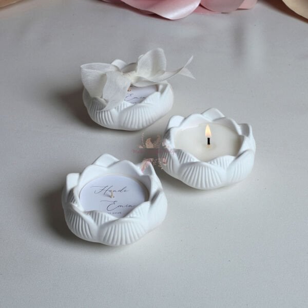 Kişiye Özel İsim Kartlı Vanilya Kokulu Lotus Beton Mum