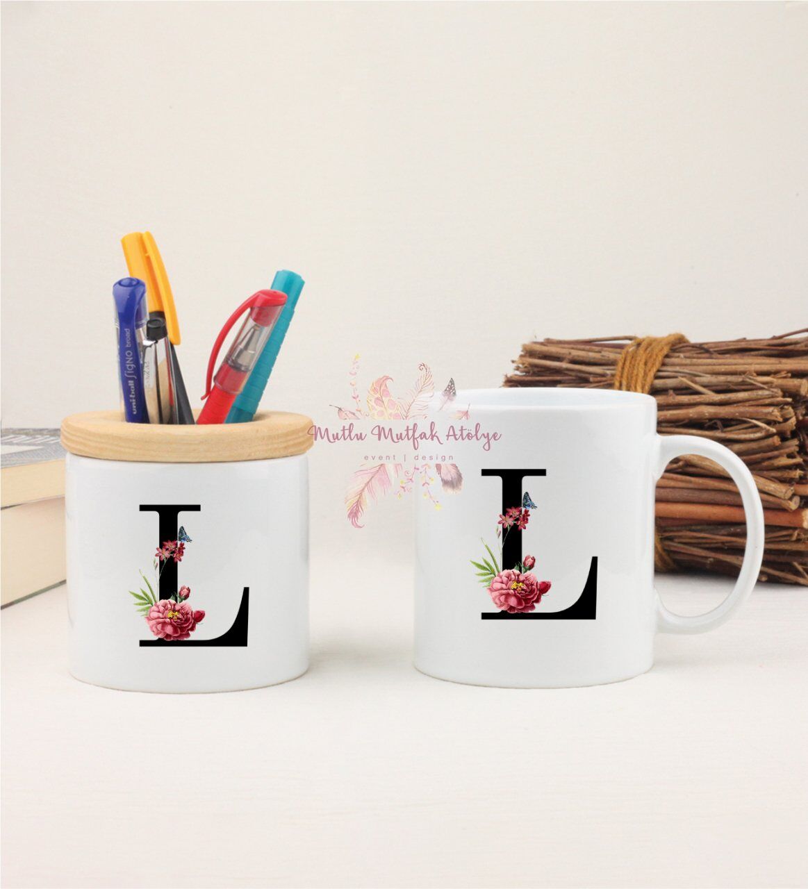 L Harfi Çiçek Desenli Kalemlik ve Kupa Bardak