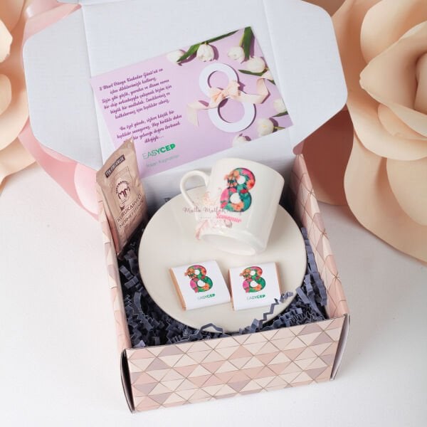 8 Mart’a Özel Firma Logolu Kadınlar Günü Hediye Kutusu