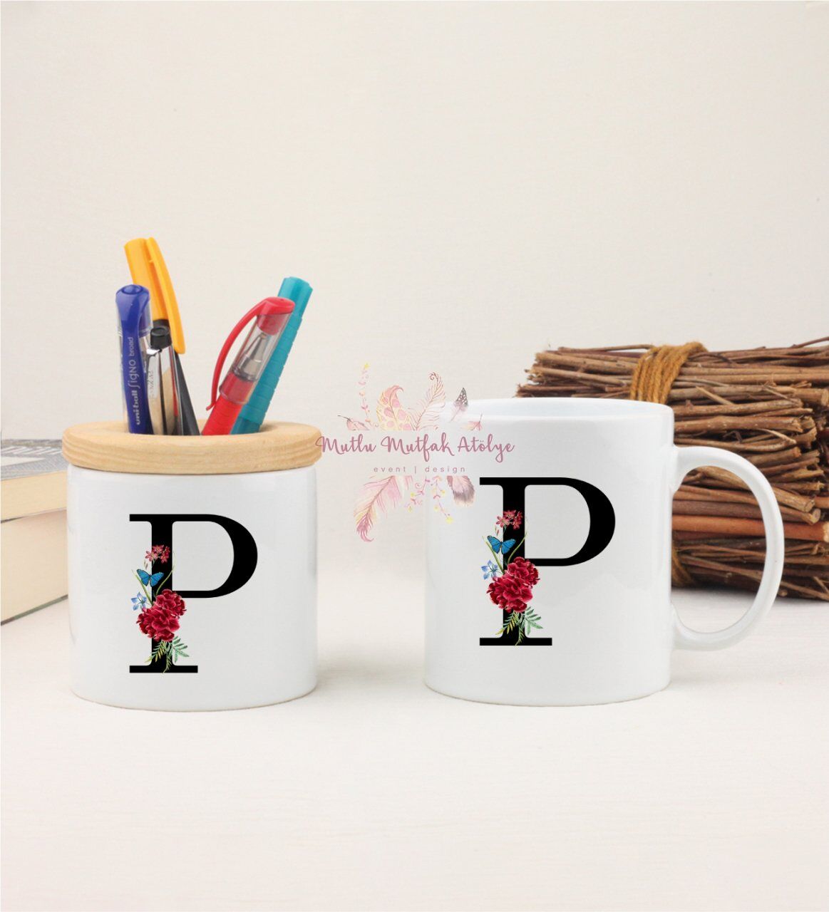 P Harfi Çiçek Desenli Kalemlik ve Kupa Bardak