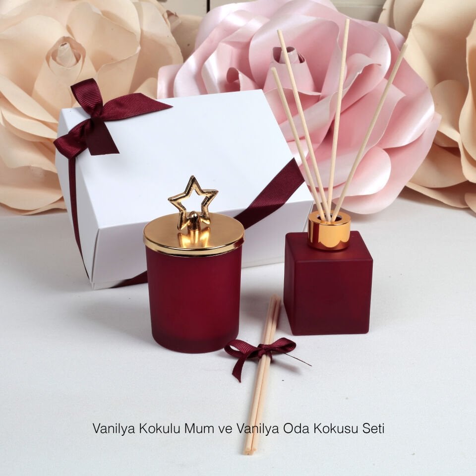 Kadınlar Günü Hediye Seti – 100 ml Vanilya Oda Kokusu & 130 gr Vanilya Mum – Özel Kutulu Premium Hediye