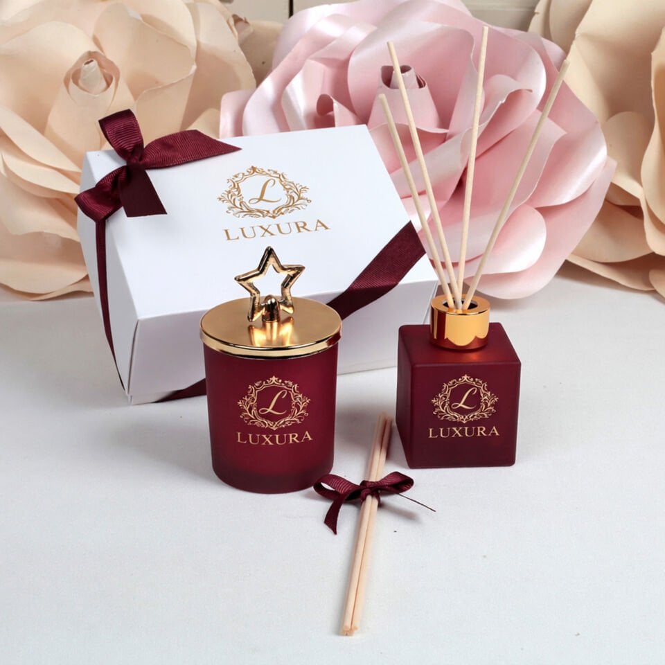 Kadınlar Günü Hediye Seti – 100 ml Vanilya Oda Kokusu & 130 gr Vanilya Mum – Özel Kutulu Premium Hediye