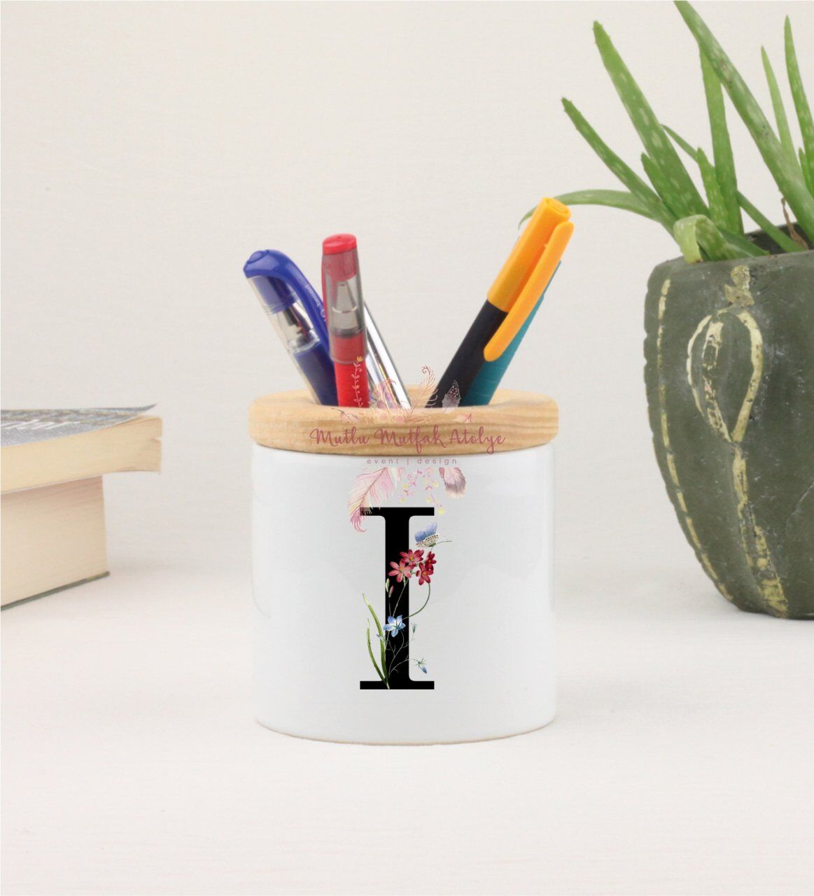 I Harfi Çiçek Desenli Kalemlik