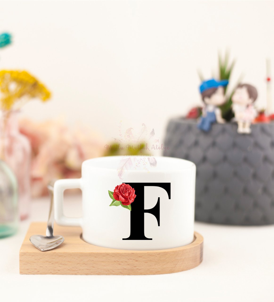 Ahşap Altlıklı Fincan F Harfi