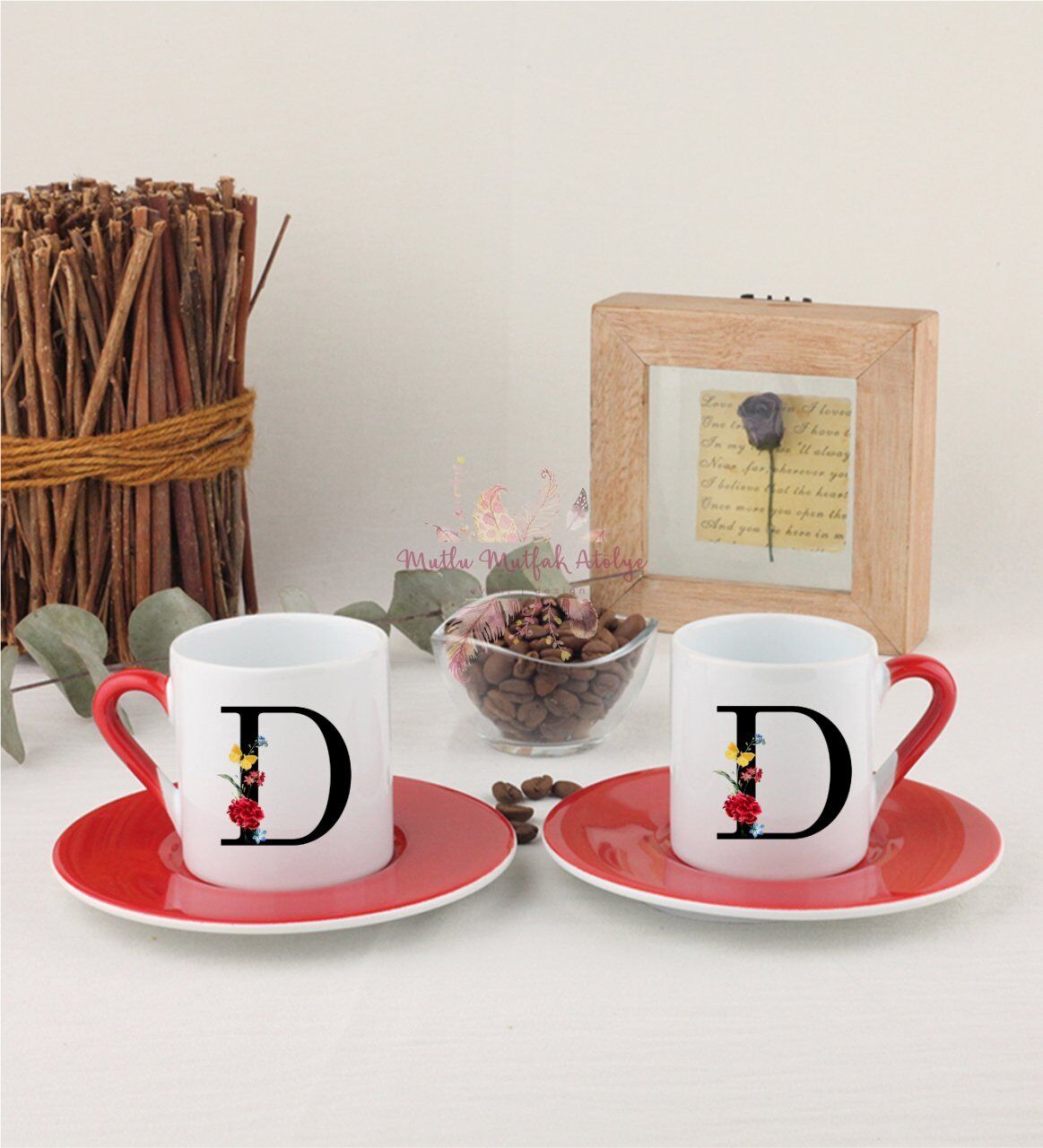 D Harfi Çiçek Desenli İkili Kırmızılı Türk Kahvesi Fincanı