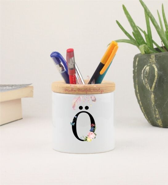 Ö Harfi Çiçek Desenli Kalemlik