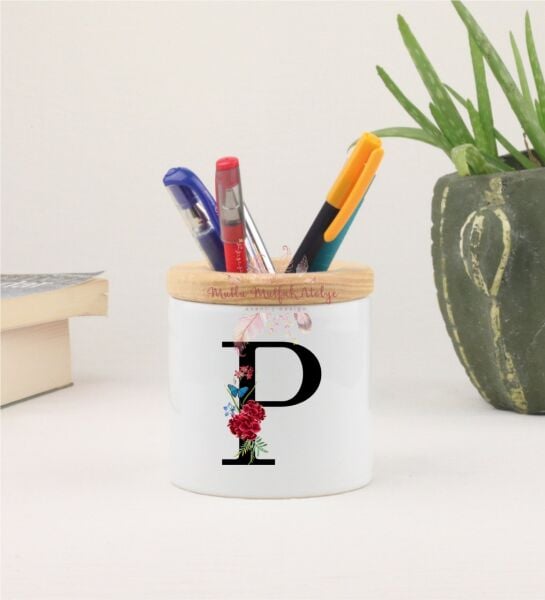 P Harfi Çiçek Desenli Kalemlik