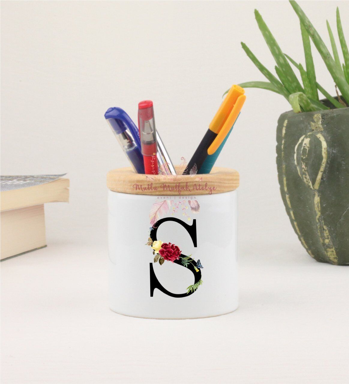 S Harfi Çiçek Desenli Kalemlik