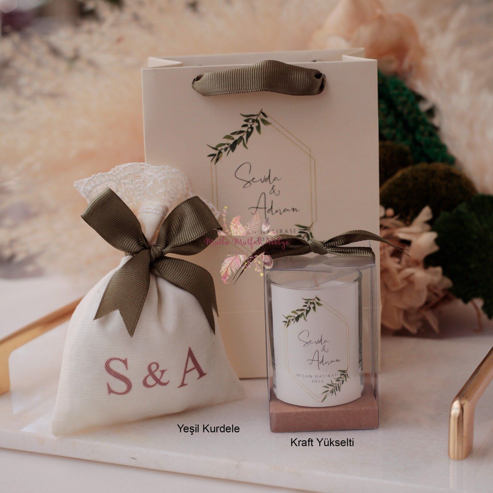 Hediyelik Yükseltili Kokulu Mum, Baskılı Lavanta Kesesi ve Baskılı Karton Çanta Seti