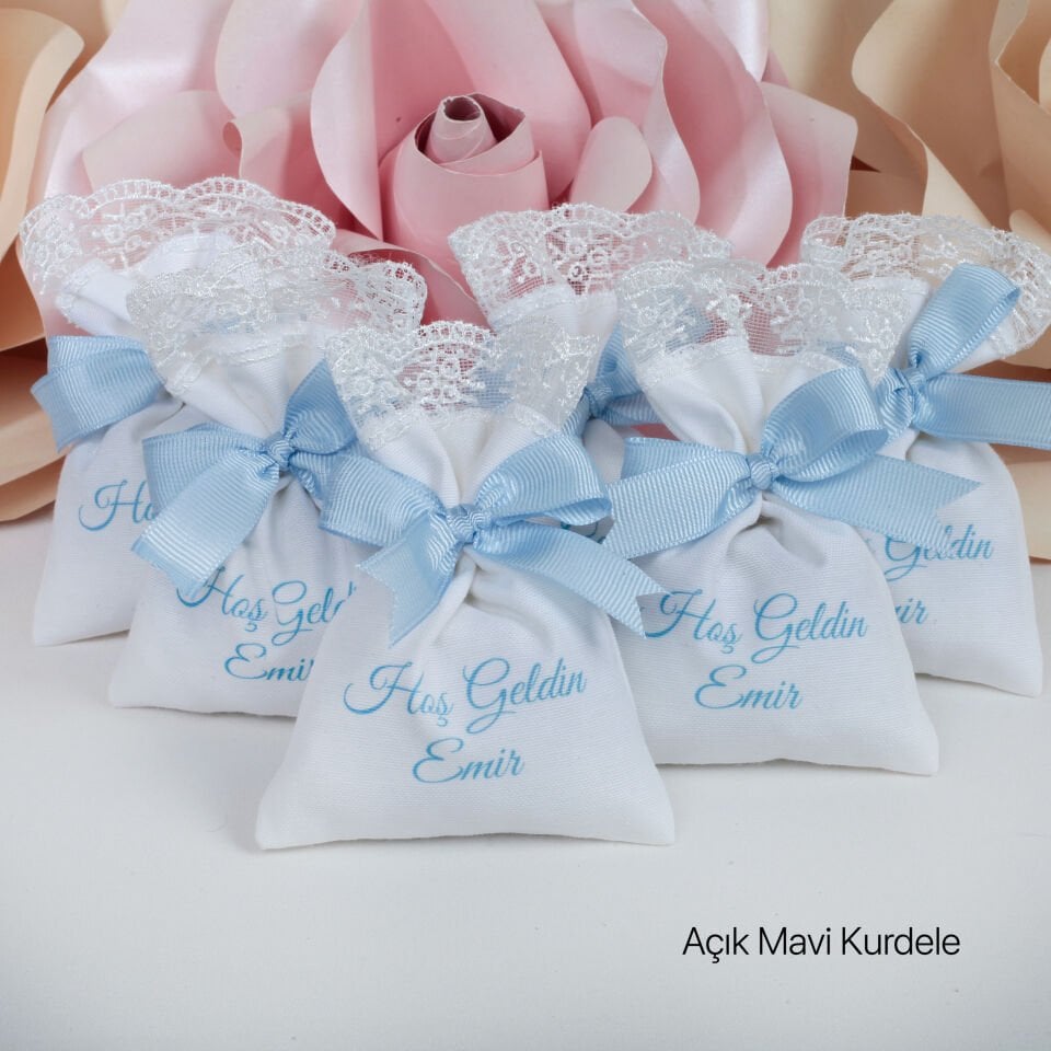 Hoş Geldin Bebek İsimli Lavanta Kesesi - Mavi Kurdeleli ve Dantelli (Bebek Mevlüdü Hediyeliği)