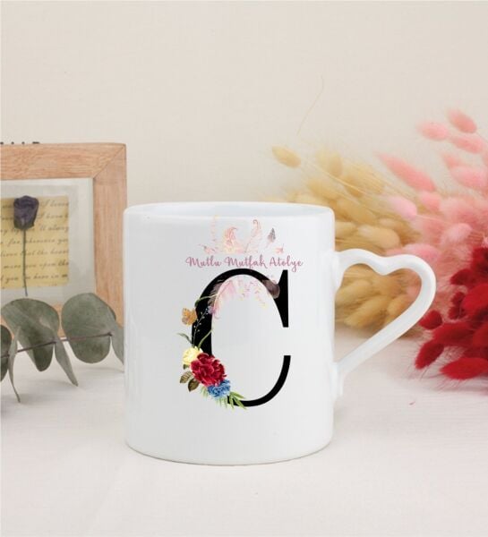 C Harfi Çiçek DesenliBeyaz Kalpli Kupa Bardak