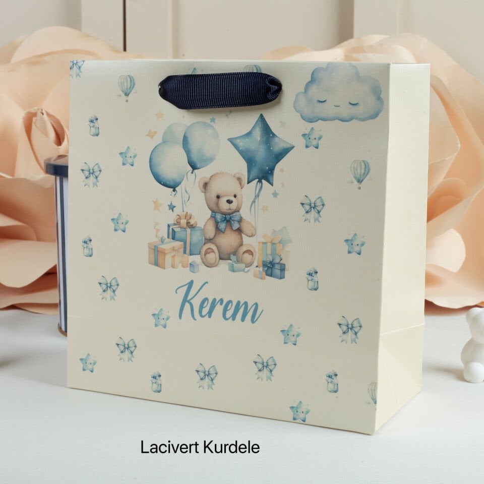 Kişiye Özel İsimli Ayıcık Temalı Karton Hediye Çantası - 20x20x9 cm