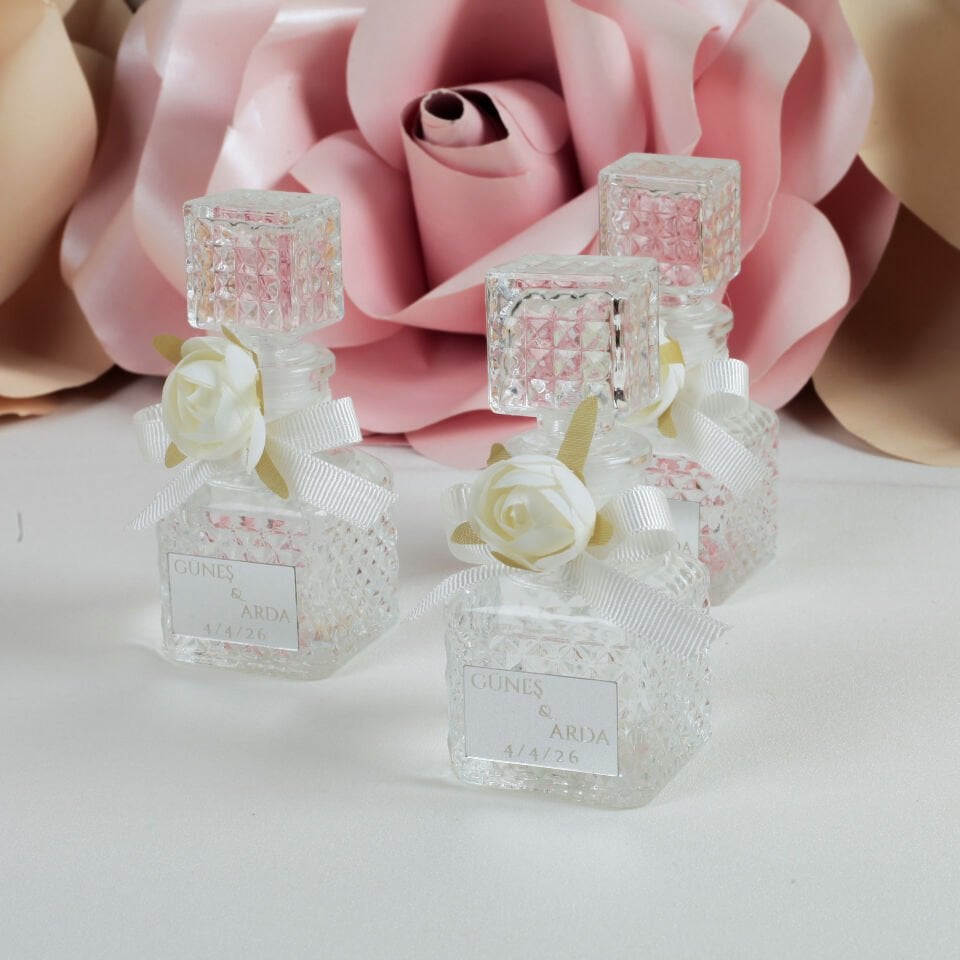 Kişiye Özel İsimli Kristal Cam Şişe Kolonya - 50 ml Eyüp Sabri Tuncer - Söz, Nişan ve Nikah Hediyeliği