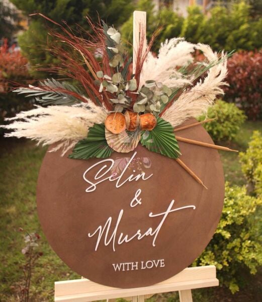 Çiçekli Ahşap Karşılama Panosu