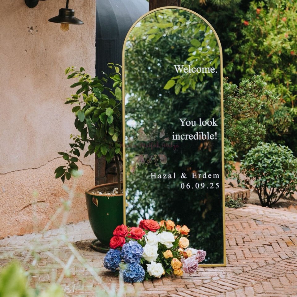 Düğün Nişan Karşılama Panosu Ayna Yazısı - Kişiye Özel İsimli Folyo Sticker (70x180 Boy Aynası İçin)