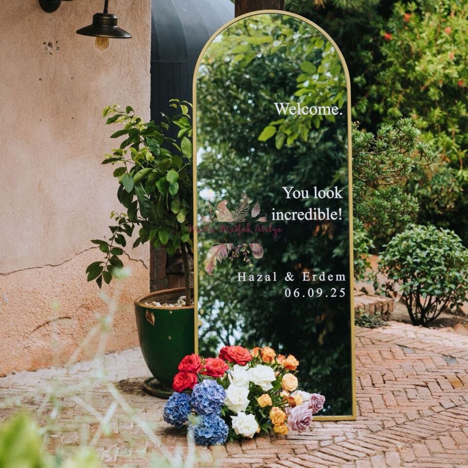 Düğün Nişan Karşılama Panosu Ayna Yazısı - Kişiye Özel İsimli Folyo Sticker