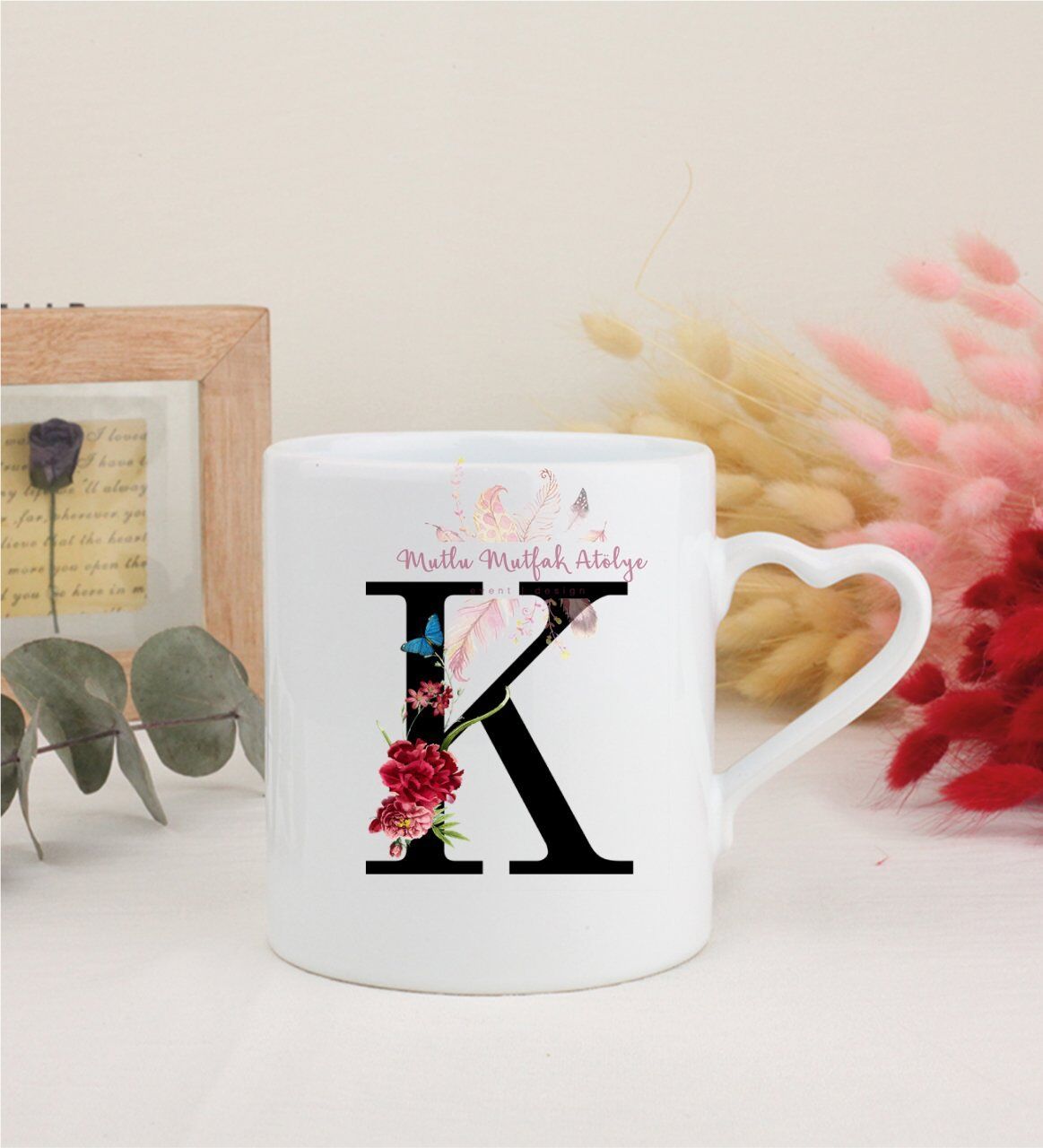 K Harfi Çiçek Desenli Beyaz Kalpli Kupa Bardak