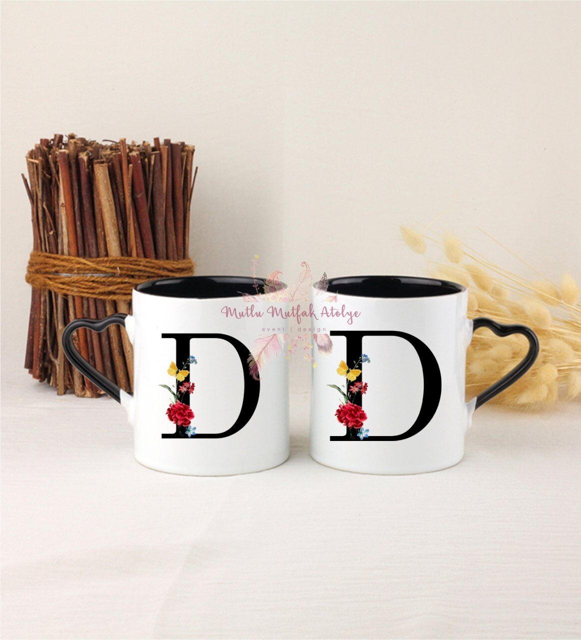 D Harfi Çiçek Desenli İkili Siyah Kalpli Kupa Bardak