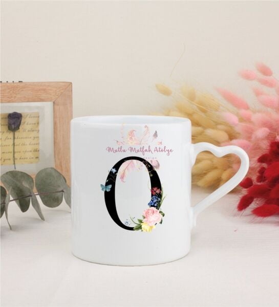 O Harfi Çiçek Desenli Beyaz Kalpli Kupa Bardak