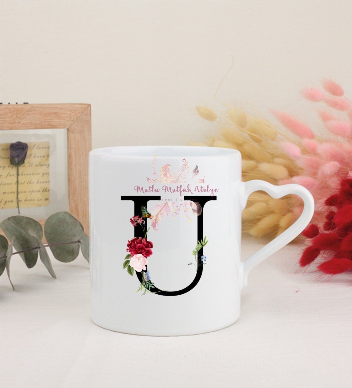 U Harfi Çiçek Desenli Beyaz Kalpli Kupa Bardak