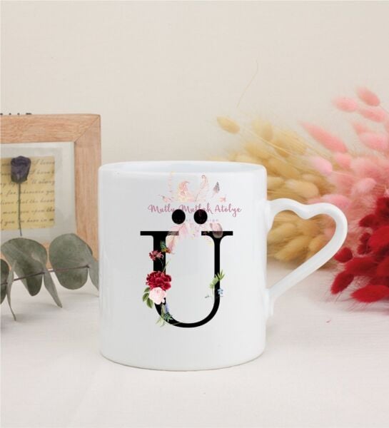 Ü Harfi Çiçek Desenli Beyaz Kalpli Kupa Bardak